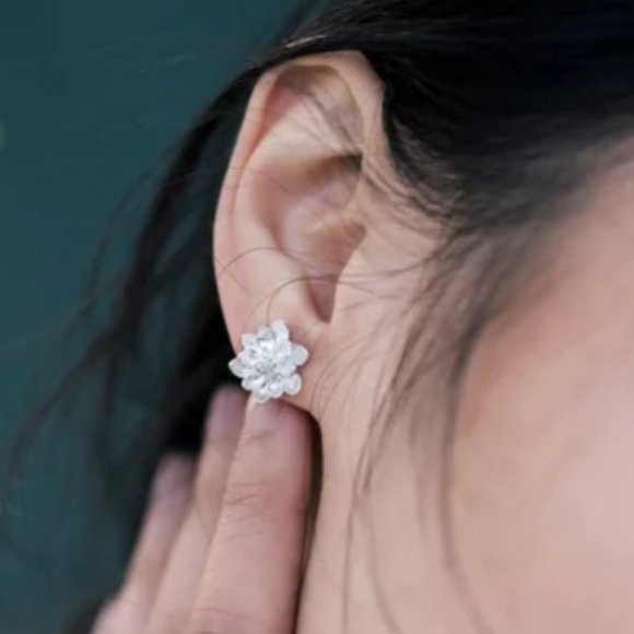 .925 Sterling Silver Delicate Flower Stud Earrings - Picture 3 of 4